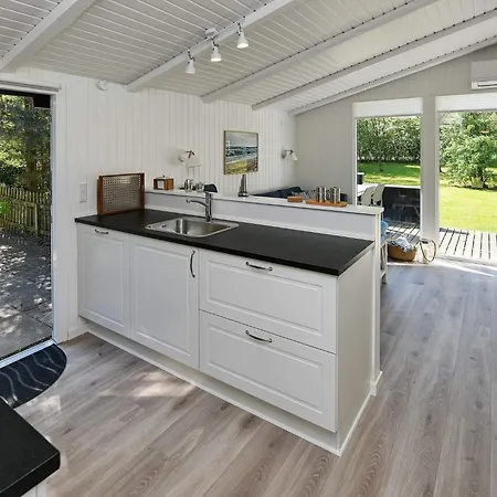 5 Person In Oksbol-by Traum *