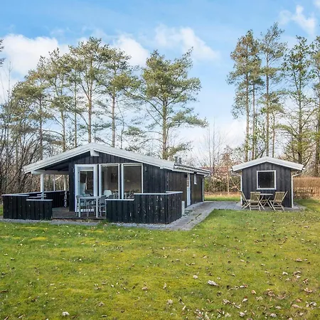 5 Person In Oksbol-by Traum * Dyreby