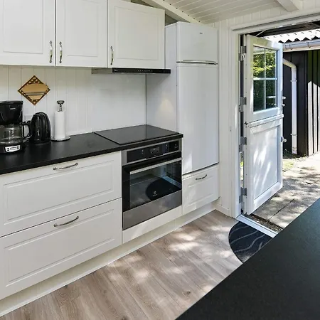 5 Person In Oksbol-by Traum