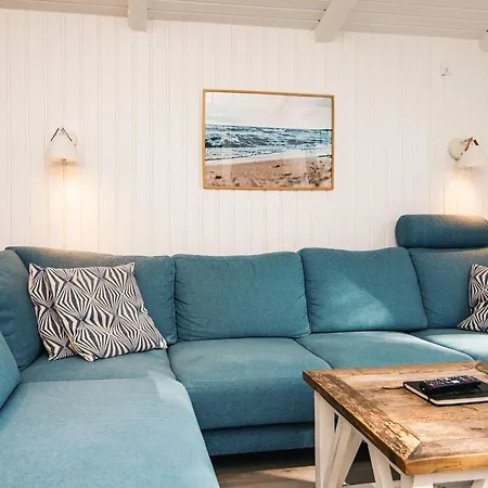 5 Person In Oksbol-by Traum *