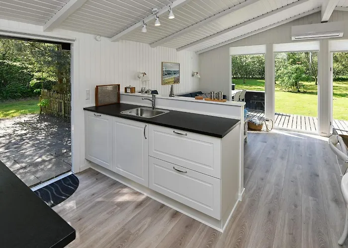 5 Person In Oksbol-by Traum *