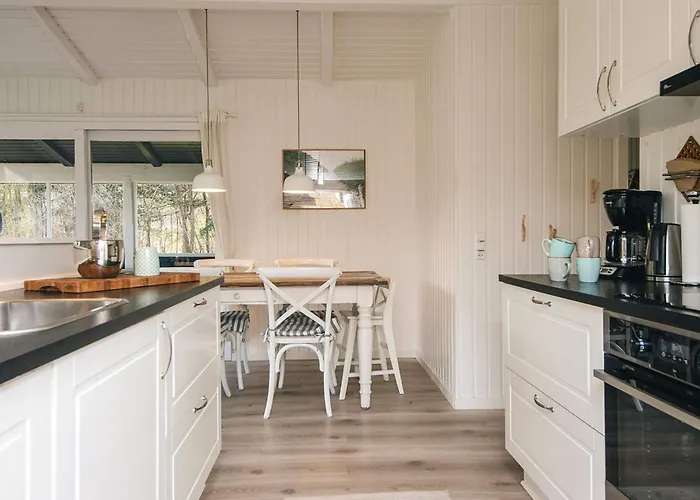 5 Person In Oksbol-by Traum Dyreby