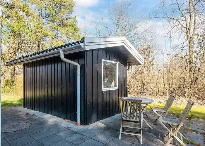 5 Person In Oksbol-by Traum Dyreby