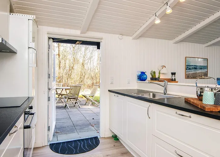 5 Person In Oksbol-by Traum *